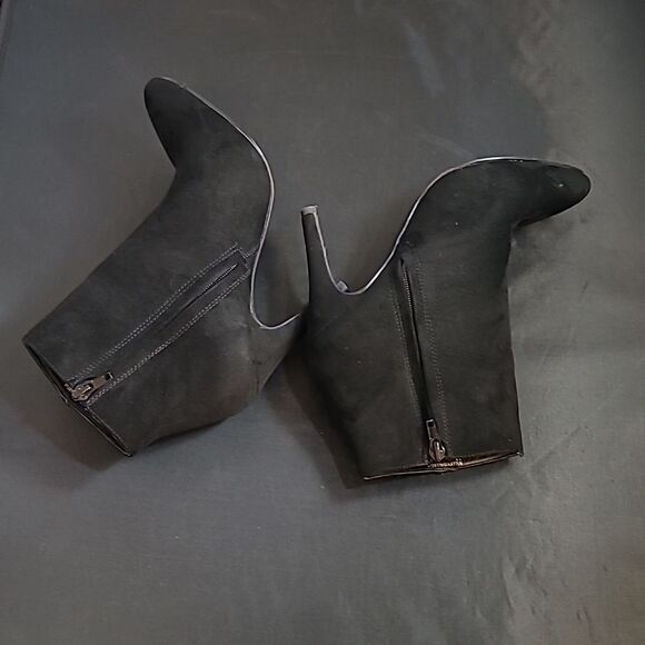 STEVE MADDEN SALLYY/SALL STILETTOS ZIP CLOSURE POINTE TOE WOMENS SUEDE BOOTIE - Picture 10 of 15